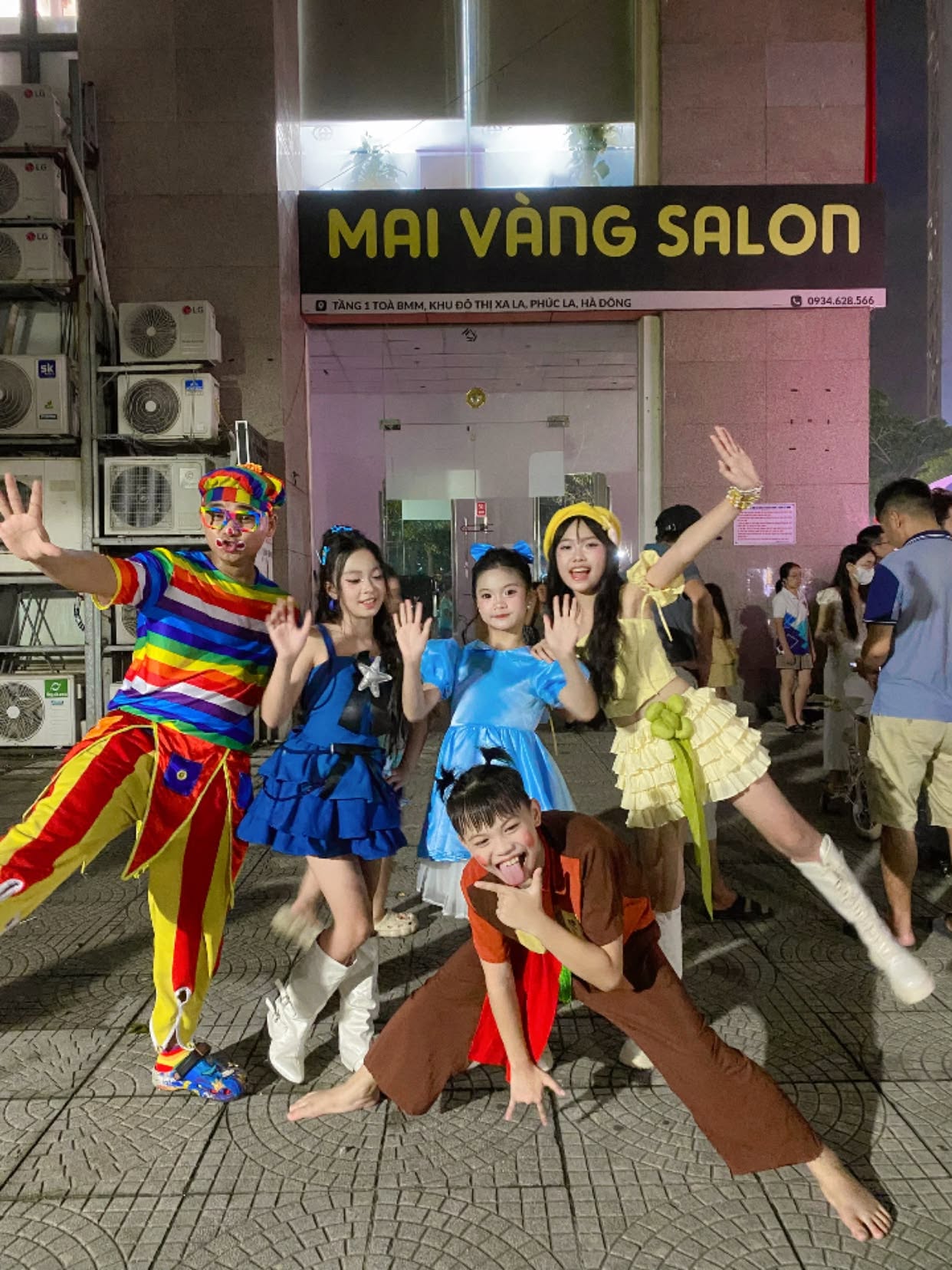 Chú hề vặn bóng ở Chương Mỹ 0911691080