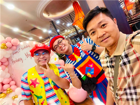 Ảnh Chú hề vặn bóng ở Đông Anh 0911691080