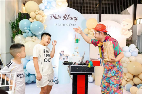 Ảnh Chú hề vặn bóng ở phúc thọ 0911691080