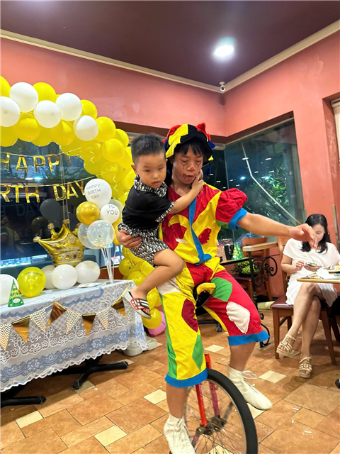 Ảnh Thuê Xiếc Tại Chung Cư, Khu Đô Thị Hà Nội | Chú Hề Event
