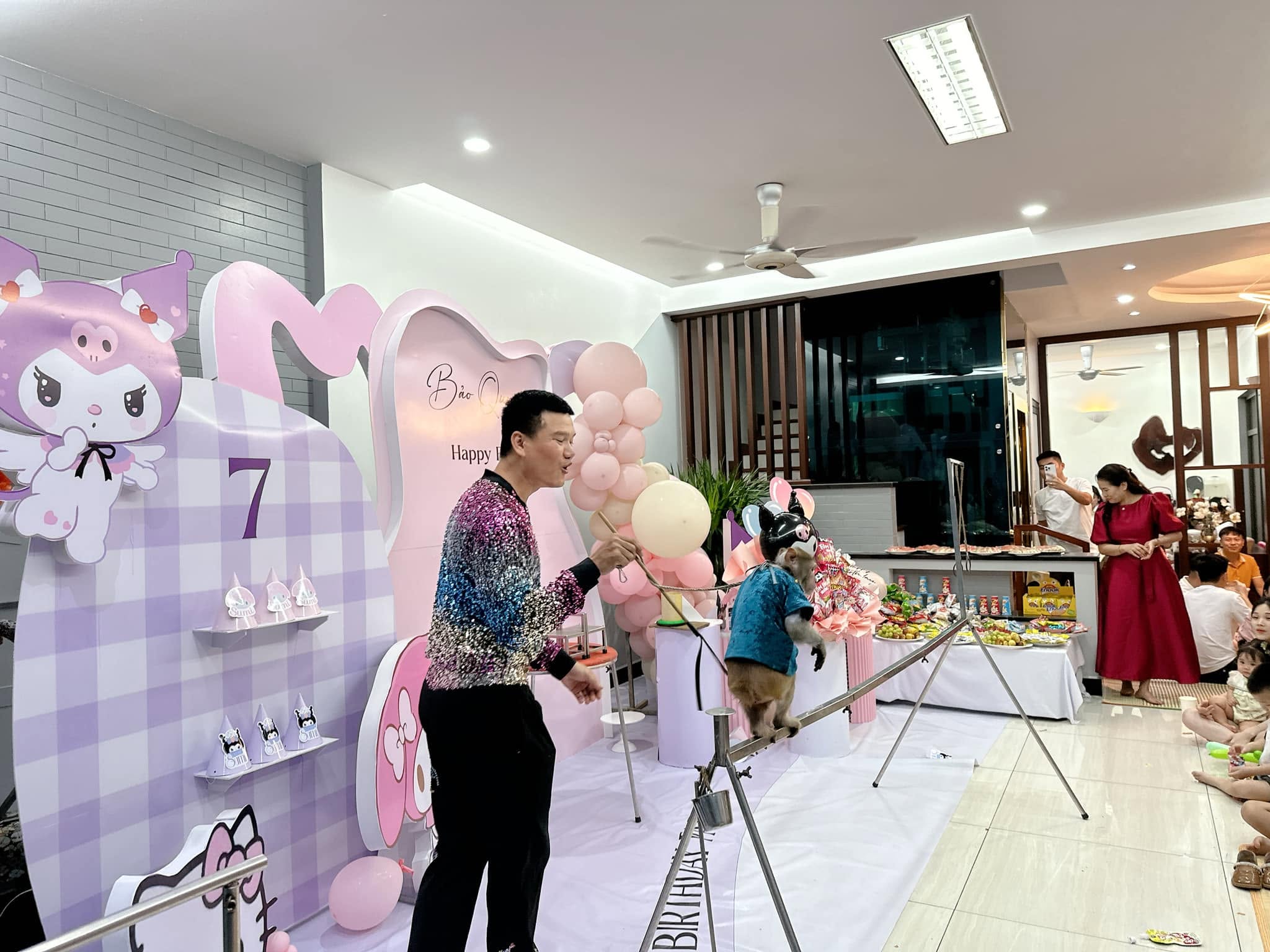 Thuê Xiếc Biểu Diễn Tại Đông Anh | Chú Hề Event