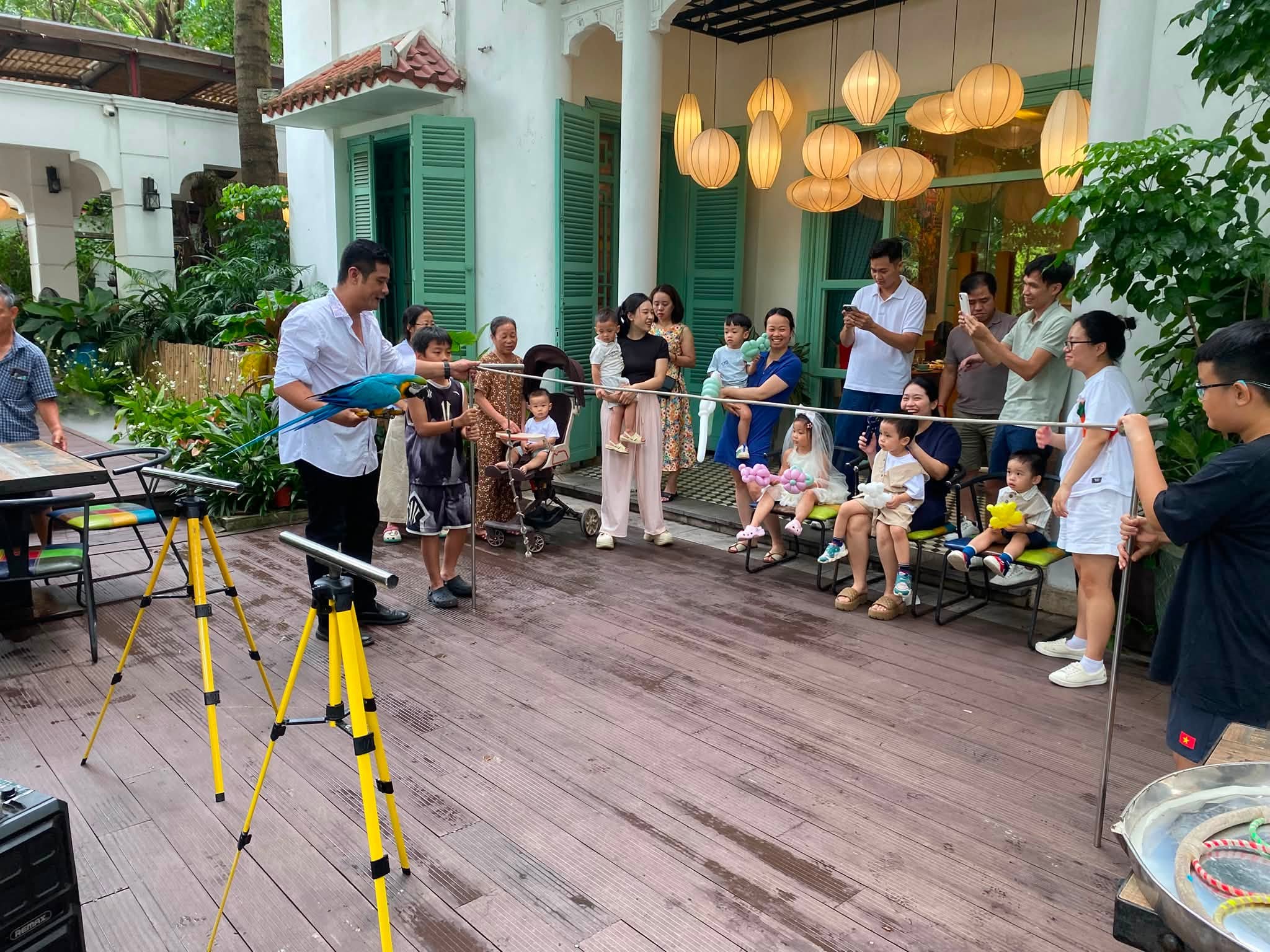 Thuê Xiếc Biểu Diễn Tại Tây Hồ | Chú Hề Event